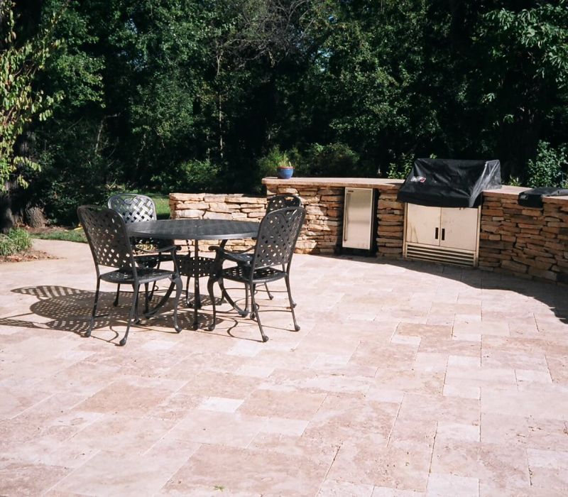 Caramel walnut noce travertine outdoor kitchen 2